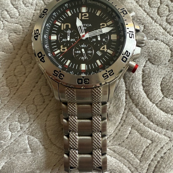 Náutica Watch ,Water resistant 100 mts .N19508G.Very beautiful and like new - Picture 3 of 3